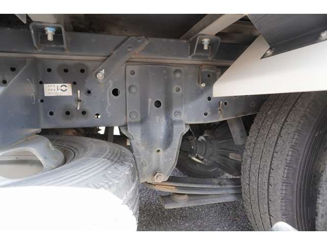 Isuzu ELF TRUCK 2018-05 18767-9