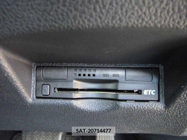 Toyota PRIUS 2016-07 330229-11