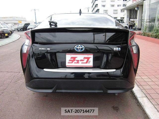 Toyota PRIUS 2016-07 330229-18