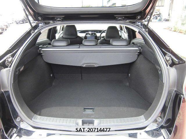 Toyota PRIUS 2016-07 330229-17