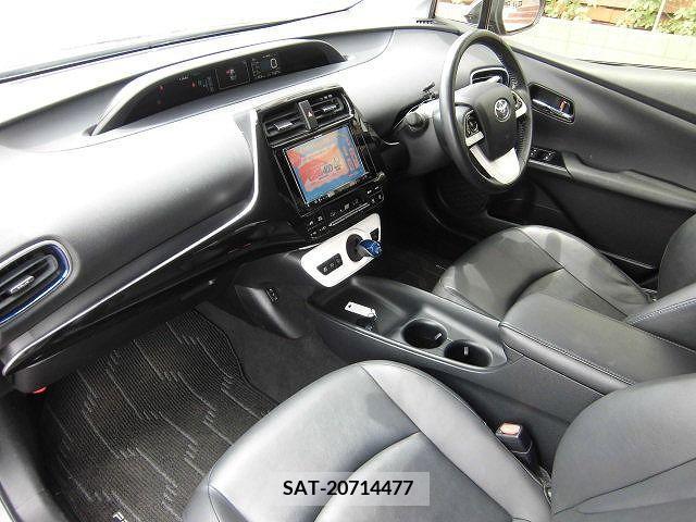 Toyota PRIUS 2016-07 330229-19