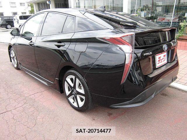 Toyota PRIUS 2016-07 330229-2