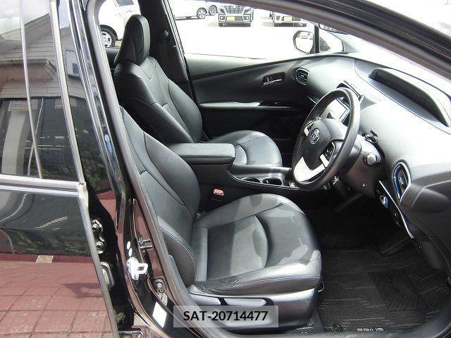 Toyota PRIUS 2016-07 330229-3