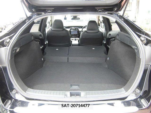 Toyota PRIUS 2016-07 330229-23