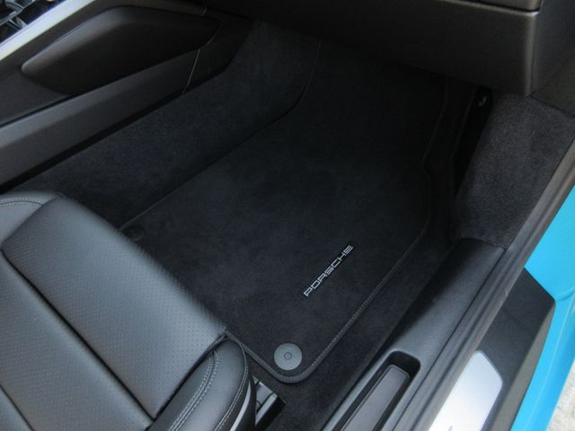 Porsche 911 2020-08 3884-18