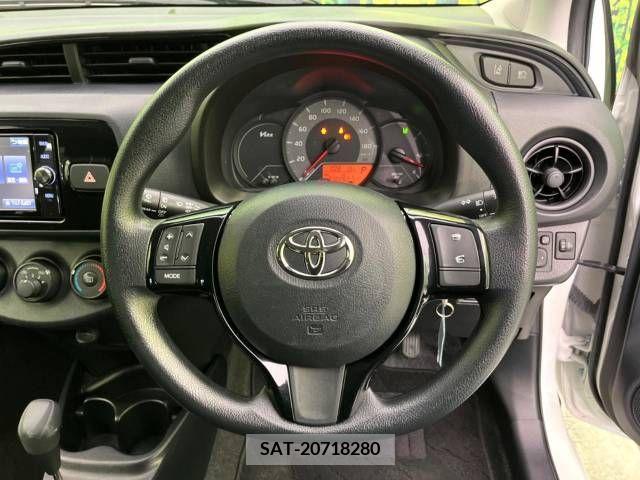 Toyota VITZ 2017-04 379148-10