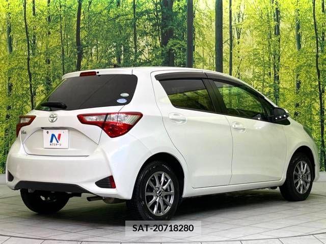 Toyota VITZ 2017-04 379148-16