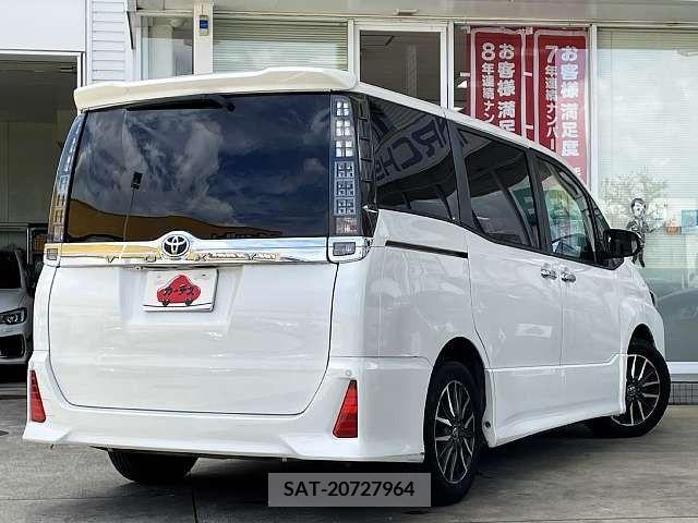 Toyota VOXY 2015-03 336344-2