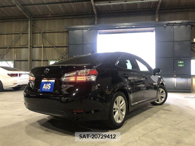 Lexus HS 2012-01 235813-2