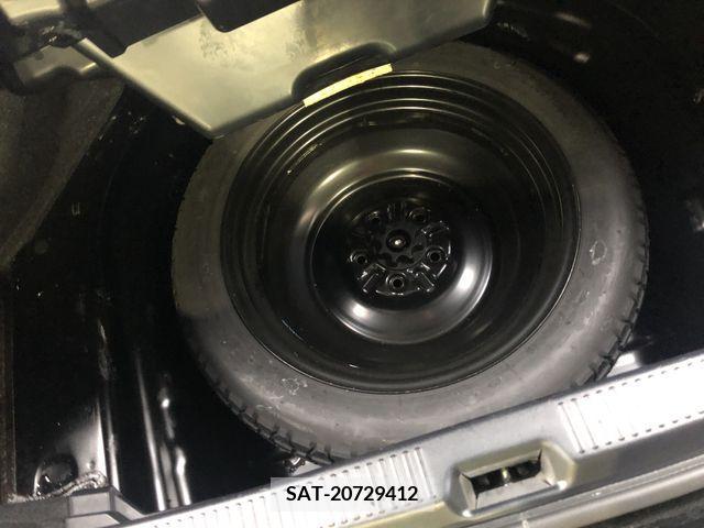 Lexus HS 2012-01 235813-14