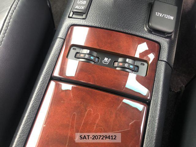 Lexus HS 2012-01 235813-6