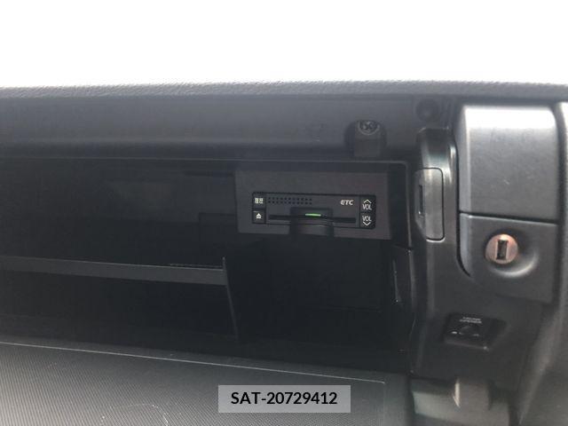 Lexus HS 2012-01 235813-7