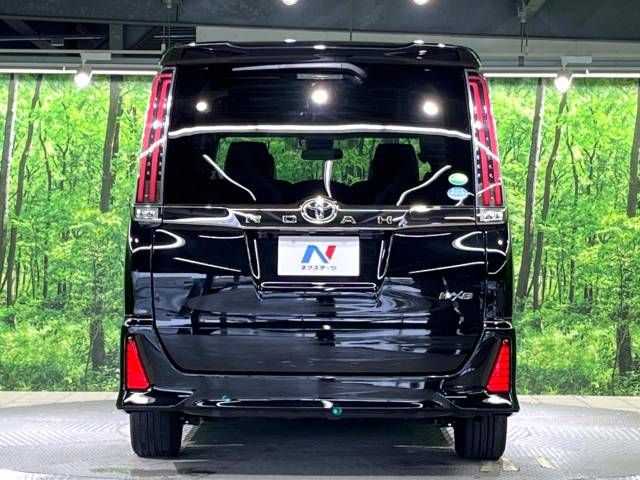 Toyota NOAH 2018-08 11427-15