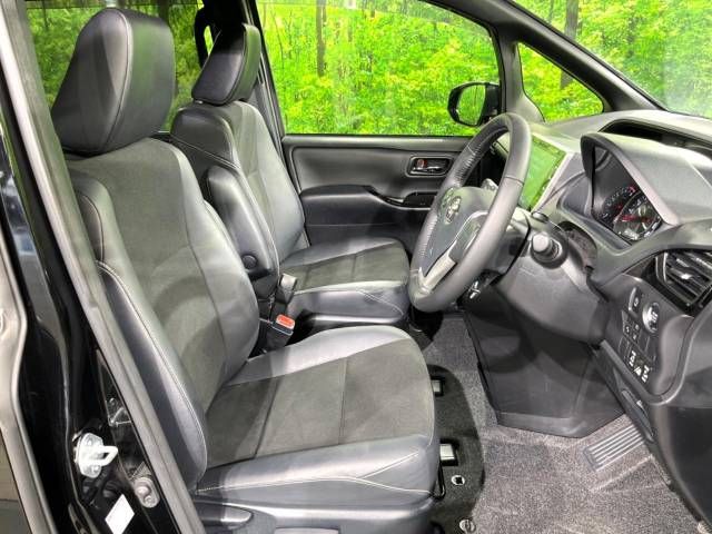 Toyota NOAH 2018-08 11427-8
