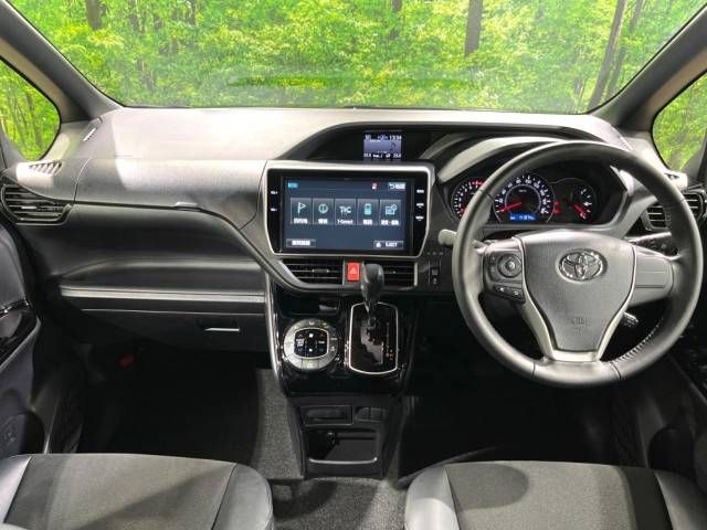 Toyota NOAH 2018-08 11427-1