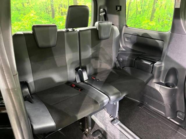 Toyota NOAH 2018-08 11427-10