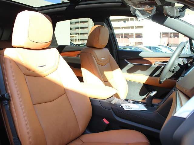 Cadillac XT5 2023-02 15217-5