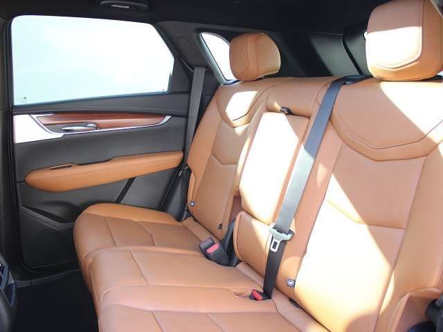 Cadillac XT5 2023-02 15217-11