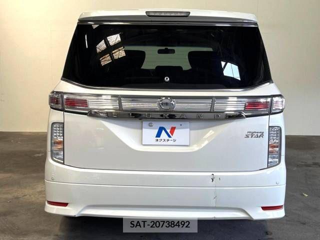 Nissan ELGRAND 2014-07 390645-17
