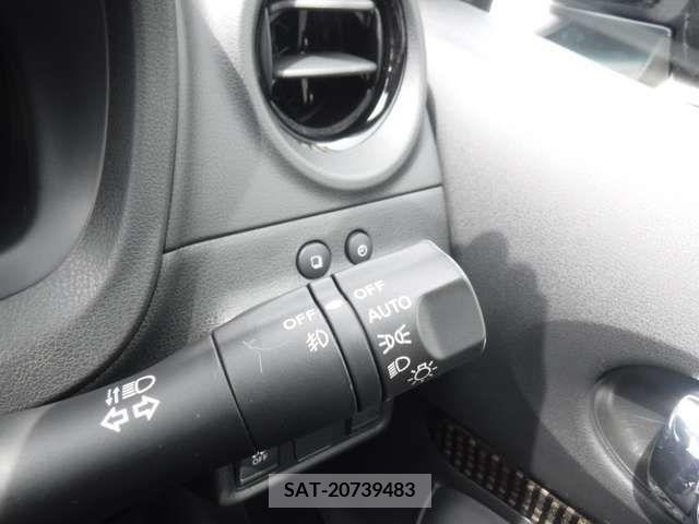 Nissan NOTE 2018-07 223621-8