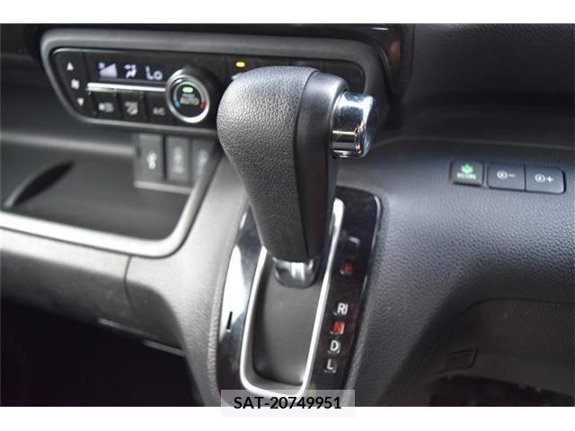 Honda N BOX CUSTOM 2019-10 279213-14