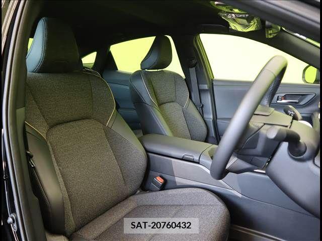 Toyota CROWN 2022-10 203383-21