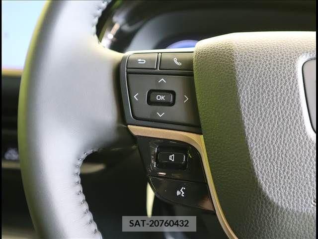 Toyota CROWN 2022-10 203383-12