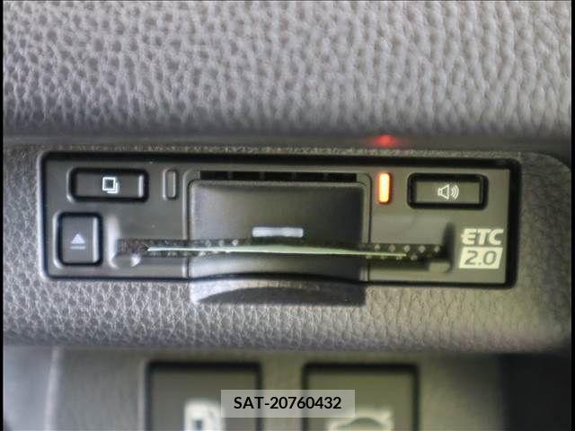 Toyota CROWN 2022-10 203383-6