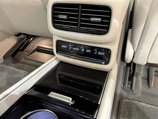 Mercedes Benz GLS-CLASS 2022-08 7969-12