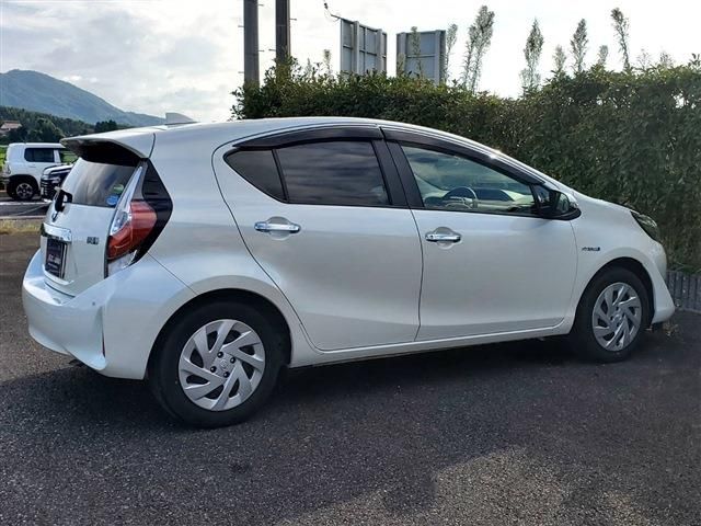 Toyota AQUA 2018-07 22079-5