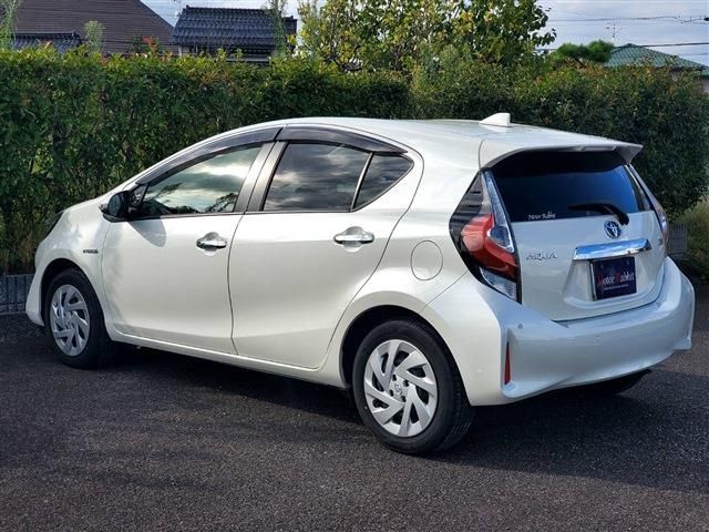 Toyota AQUA 2018-07 22079-4
