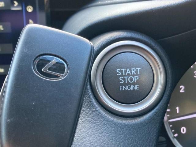 Lexus IS 2018-07 193236-6