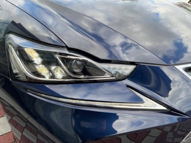 Lexus IS 2018-07 193236-12