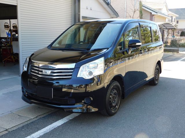 Toyota NOAH 2010-09 1090-0