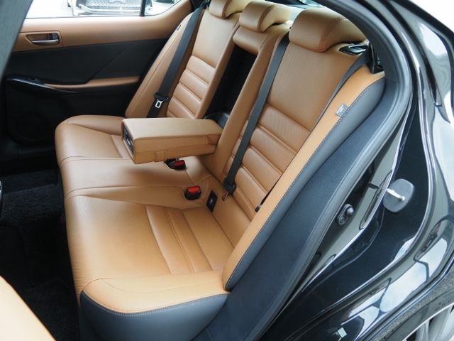 Lexus IS 2021-06 18240-13