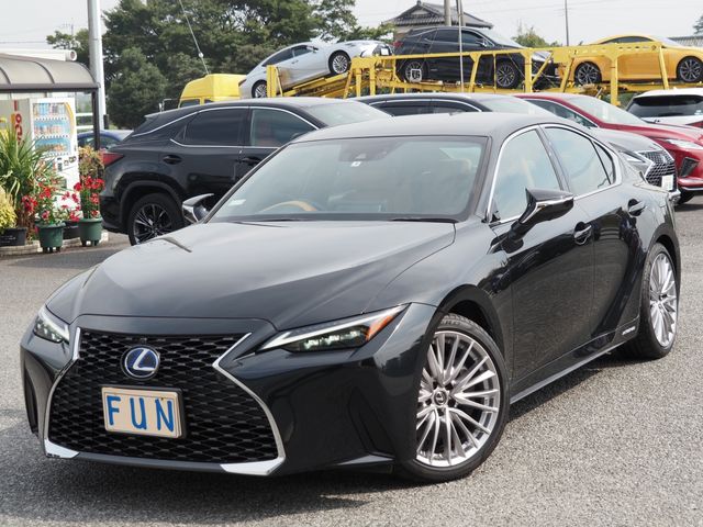 Lexus IS 2021-06 18240-3