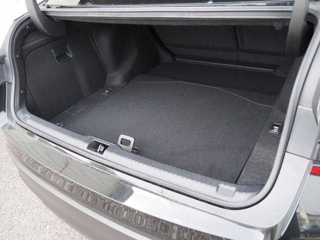 Lexus IS 2021-06 18240-14