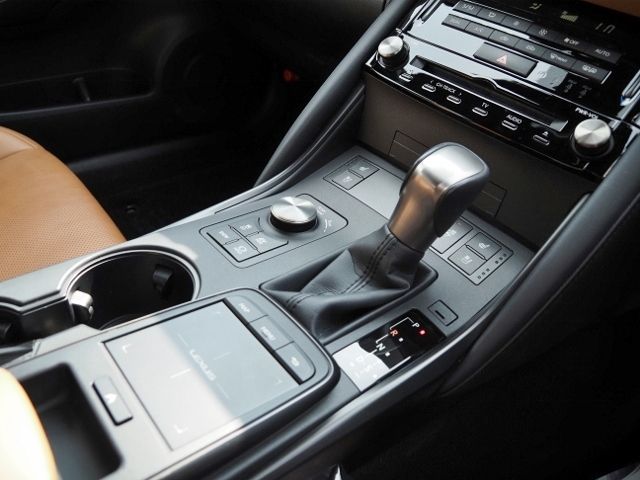 Lexus IS 2021-06 18240-24