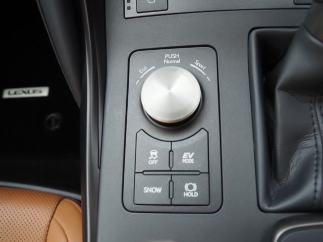 Lexus IS 2021-06 18240-26