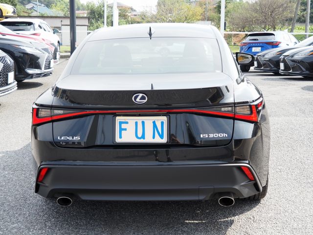 Lexus IS 2021-06 18240-6