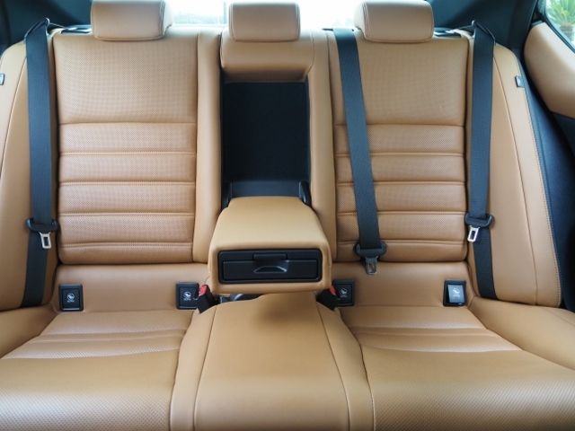 Lexus IS 2021-06 18240-12