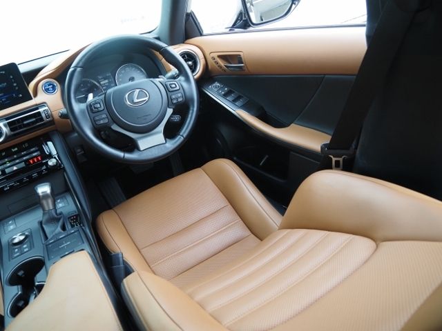 Lexus IS 2021-06 18240-28