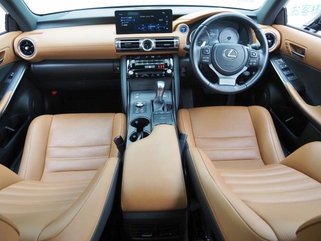 Lexus IS 2021-06 18240-9
