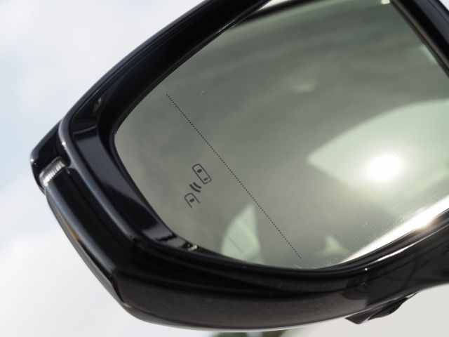 Lexus IS 2021-06 18240-19