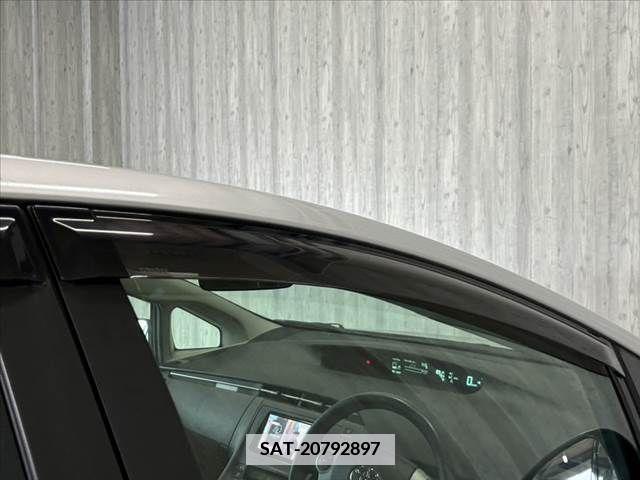 Toyota PRIUS 2011-08 366611-26