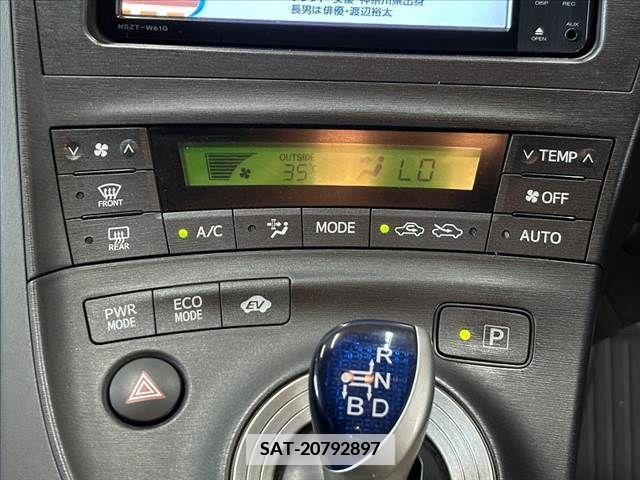 Toyota PRIUS 2011-08 366611-6