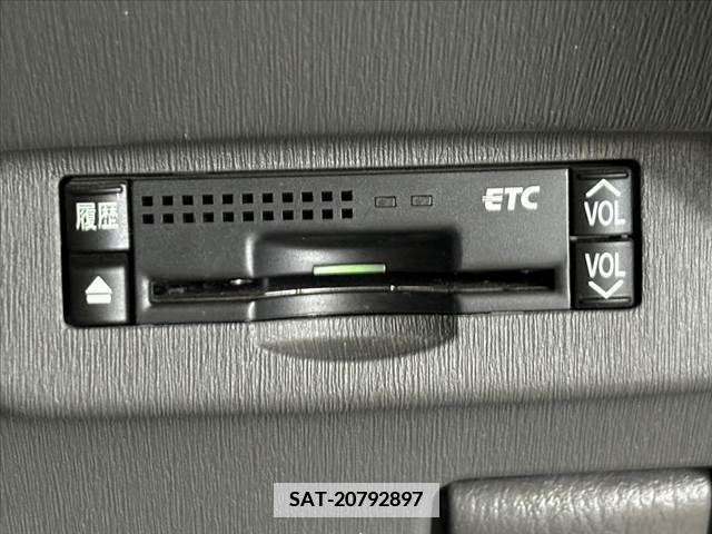 Toyota PRIUS 2011-08 366611-5