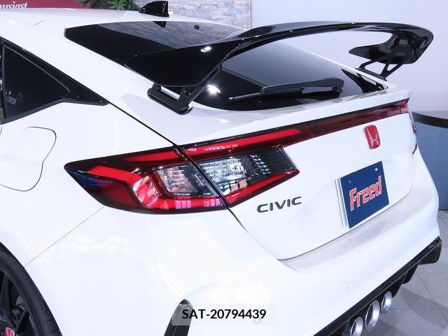 Honda CIVIC 2024-08 357938-4