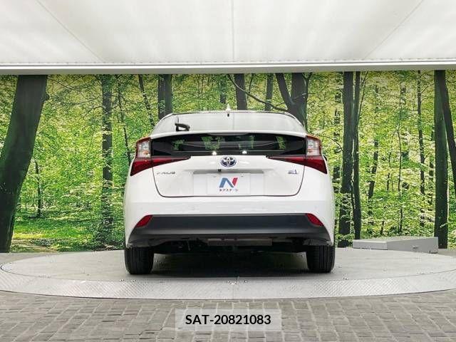 Toyota PRIUS 2021-05 322476-18