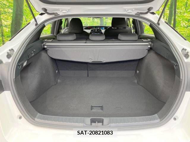 Toyota PRIUS 2021-05 322476-11